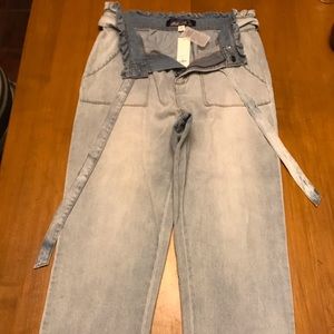 Blue Rair Size 29 Francesca’s Capri Jeans
